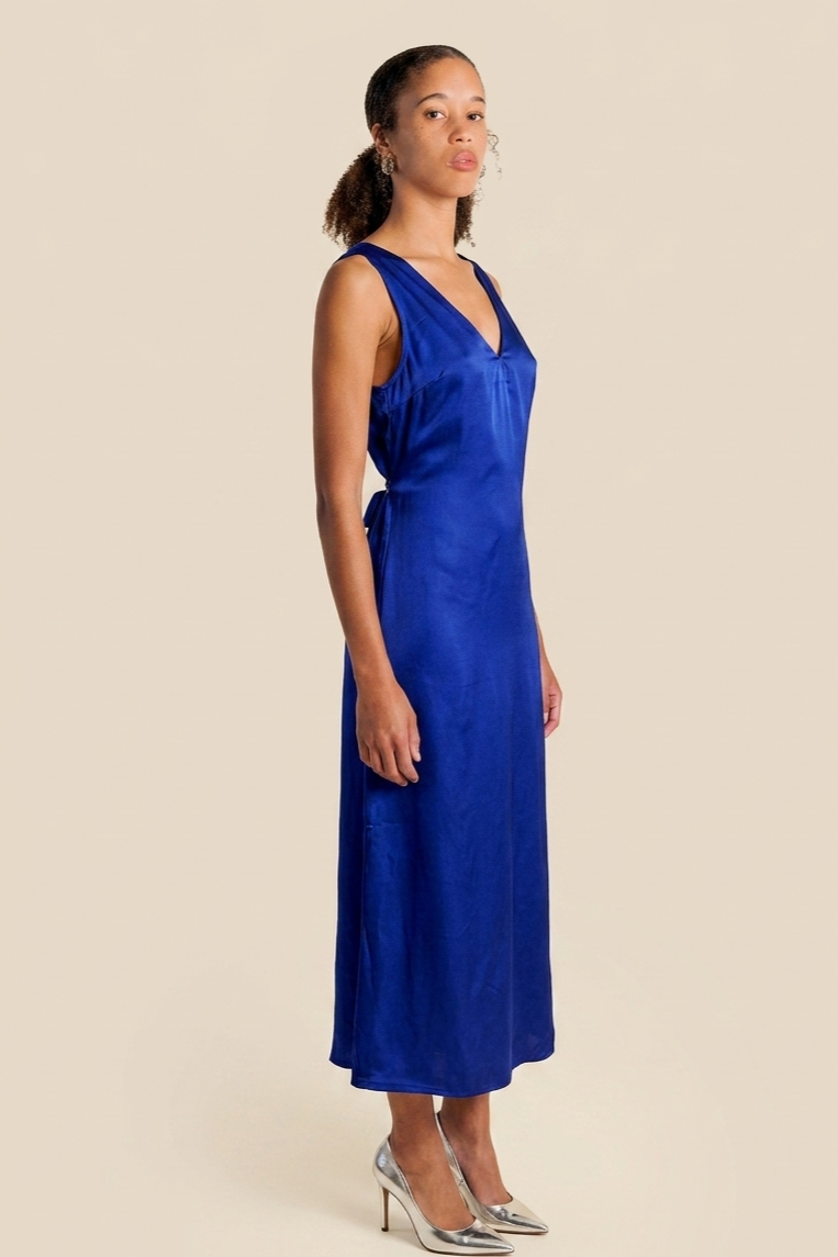 Blaues Seiden-Slip-Kleid – Maxilänge