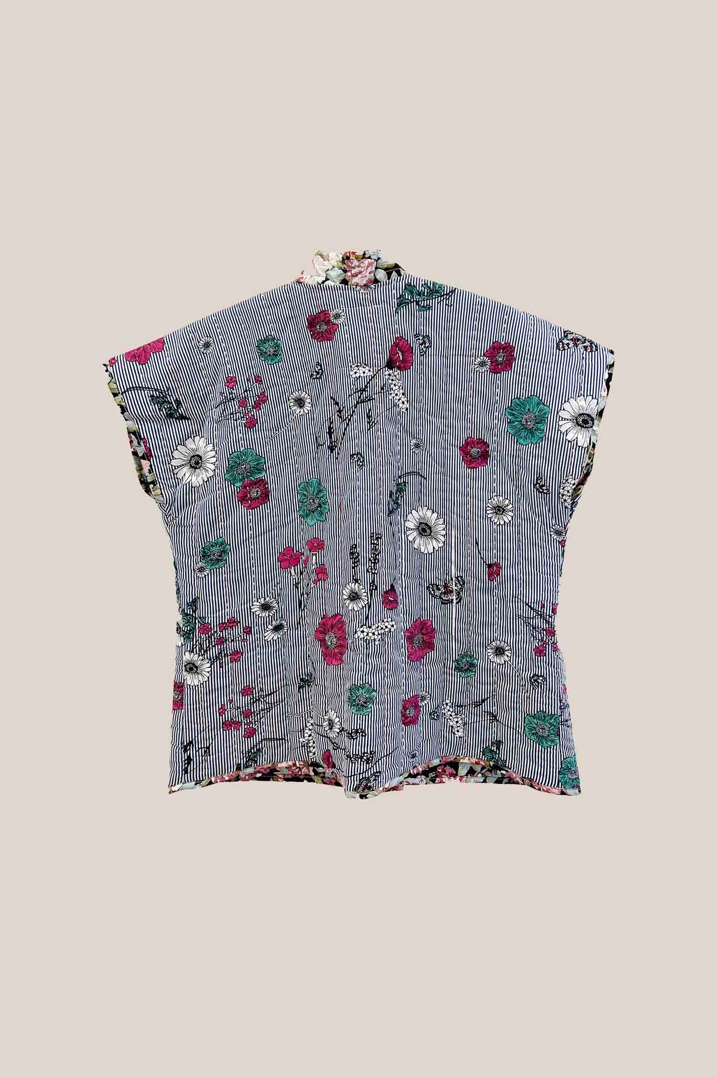 Sleeveless Floral Cotton Jacket – Hand-Quilted, Lightweight 3-Layer Design