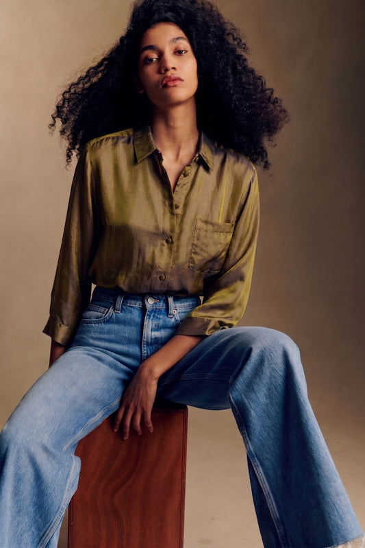 Chemise en Soie Vert Olive – Ample et Élégante sans Effort
