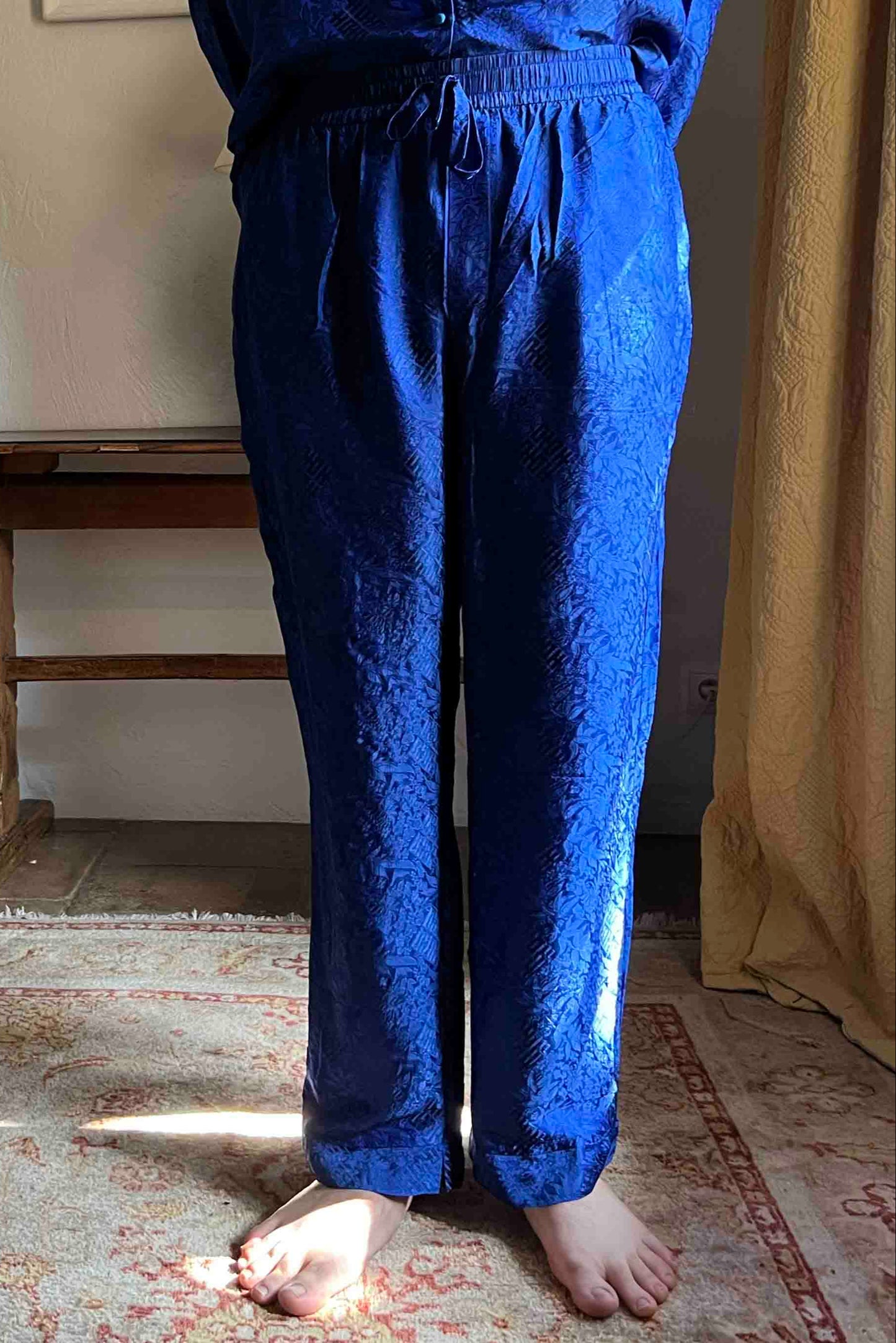 Blue silk pants with motifs "Hỷ"